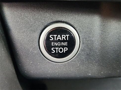 Used 2021 Nissan Rogue SL image 16