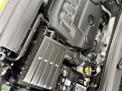 Used 2022 Volkswagen Tiguan SE w/ Panoramic Sunroof Package image 30