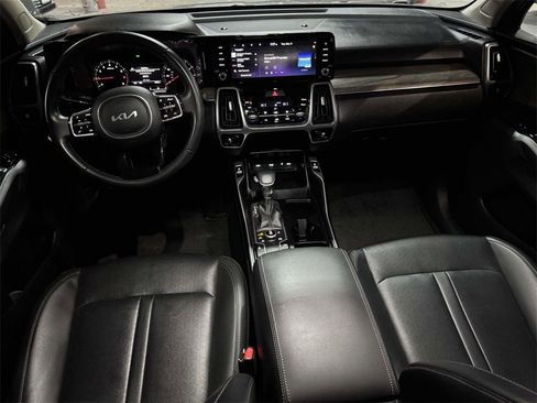 Used 2023 Kia Sorento S w/ Panoramic Sunroof Package image 13