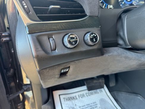 Used 2019 Cadillac Escalade Platinum image 36