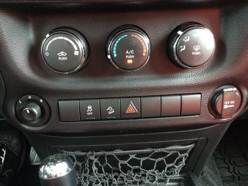 Used 2017 Jeep Wrangler Unlimited Sport AWD/4WD image 27