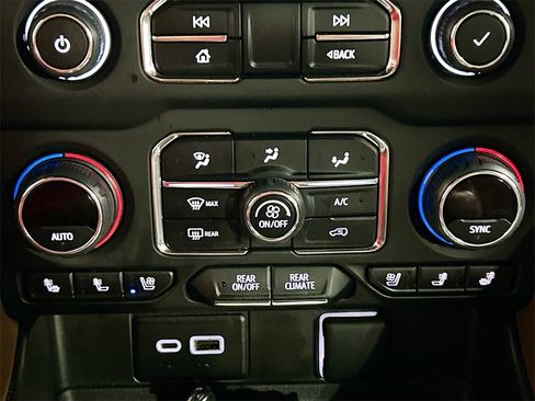 Used 2023 Chevrolet Tahoe High Country image 13