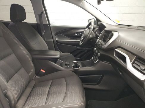 Used 2023 GMC Terrain SLE w/ Driver Convenience Package image 7