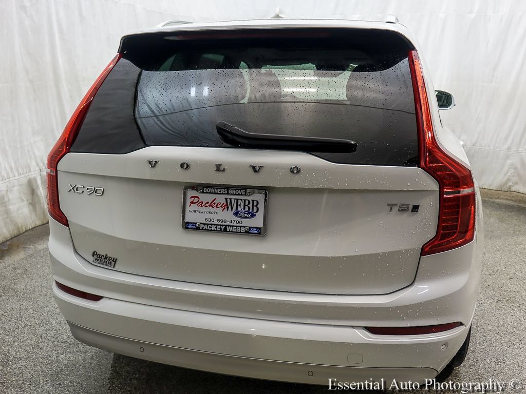 Used 2022 Volvo XC90 T5 Momentum AWD/4WD image 6