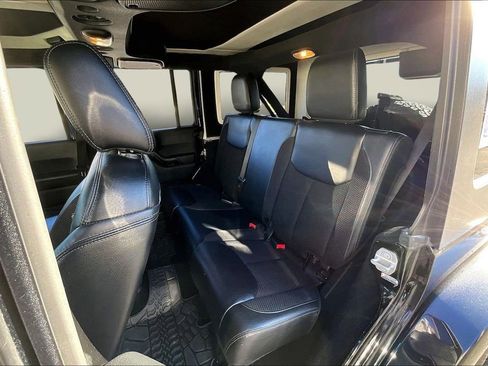 Used 2017 Jeep Wrangler Unlimited Sahara image 20