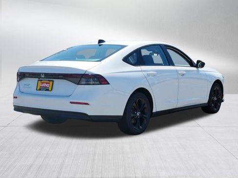 New 2025 Honda Accord SE image 4