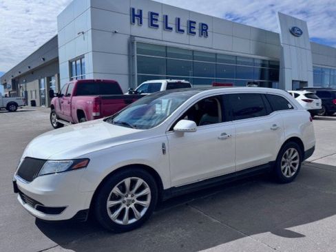 Used 2016 Lincoln MKT AWD w/ Equipment Group 201A image 3