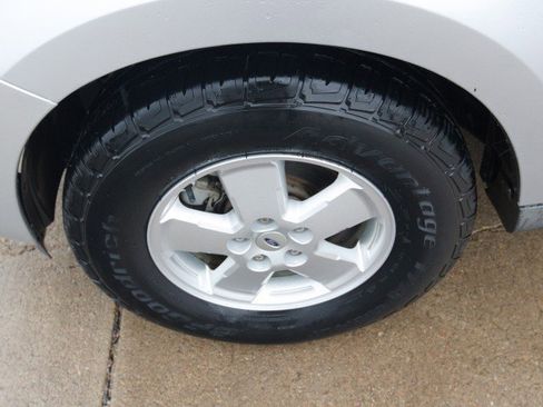 Used 2011 Ford Escape XLT AWD/4WD image 11