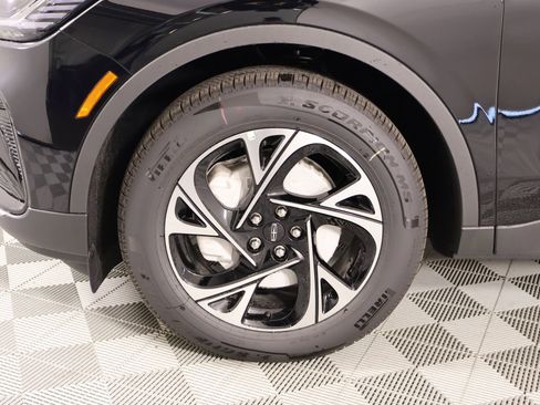 New 2026 Lincoln Nautilus Premier AWD/4WD image 17