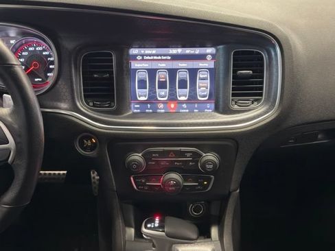 Used 2018 Dodge Charger R/T Scat Pack RWD image 18