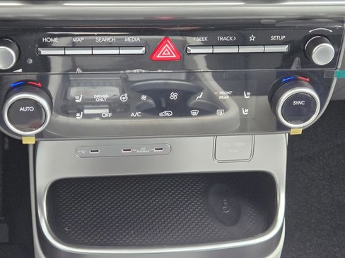 New 2026 Hyundai Ioniq 9 Limited image 20