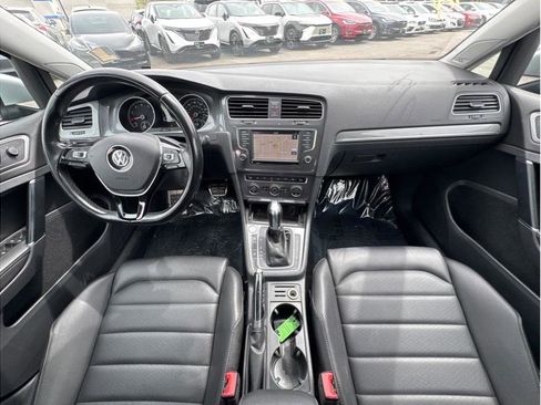 Used 2017 Volkswagen Golf Alltrack SEL image 5