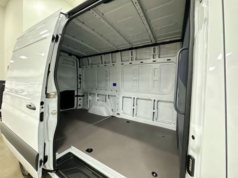 New 2025 Mercedes-Benz Sprinter 2500 image 24