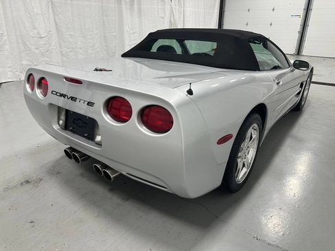 Used 2001 Chevrolet Corvette Convertible w/ Preferred Equipment Group2 RWD image 14