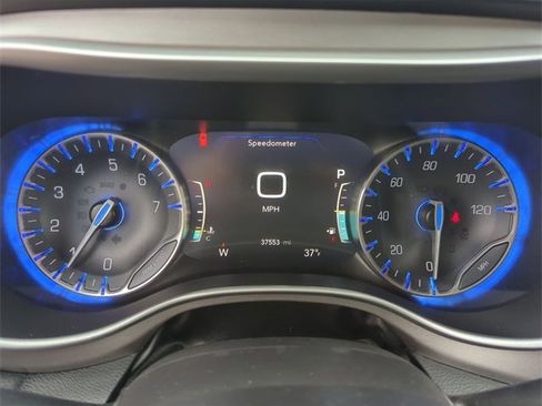 Used 2020 Chrysler Pacifica Touring-L w/ Advanced Safetytec Group image 11