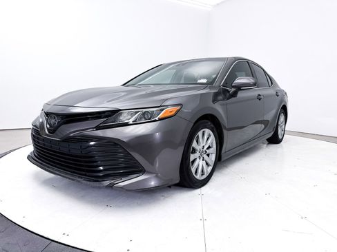 Used 2018 Toyota Camry LE w/ Convenience Package image 10