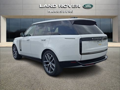 Used 2025 Land Rover Range Rover SE AWD/4WD image 2
