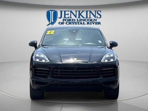 Used 2022 Porsche Cayenne Coupe AWD/4WD image 3