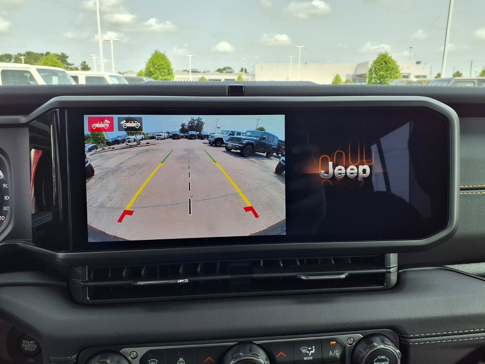New 2026 Jeep Wrangler Unlimited Sahara AWD/4WD image 15