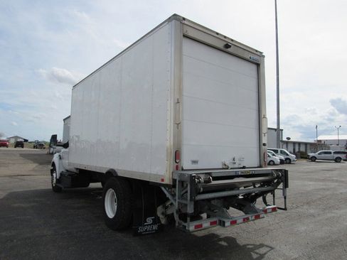 Used 2022 Ford F650 2WD Regular Cab Super Duty image 4