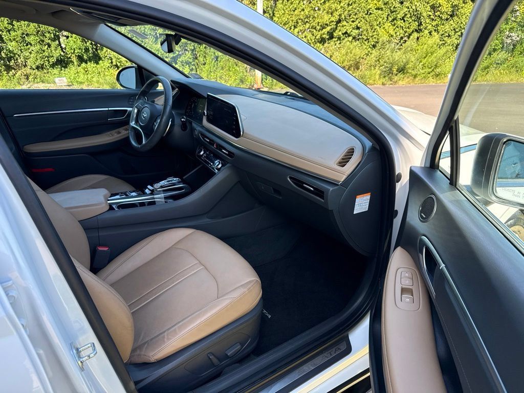 Used 2021 Hyundai Sonata Limited FWD image 16