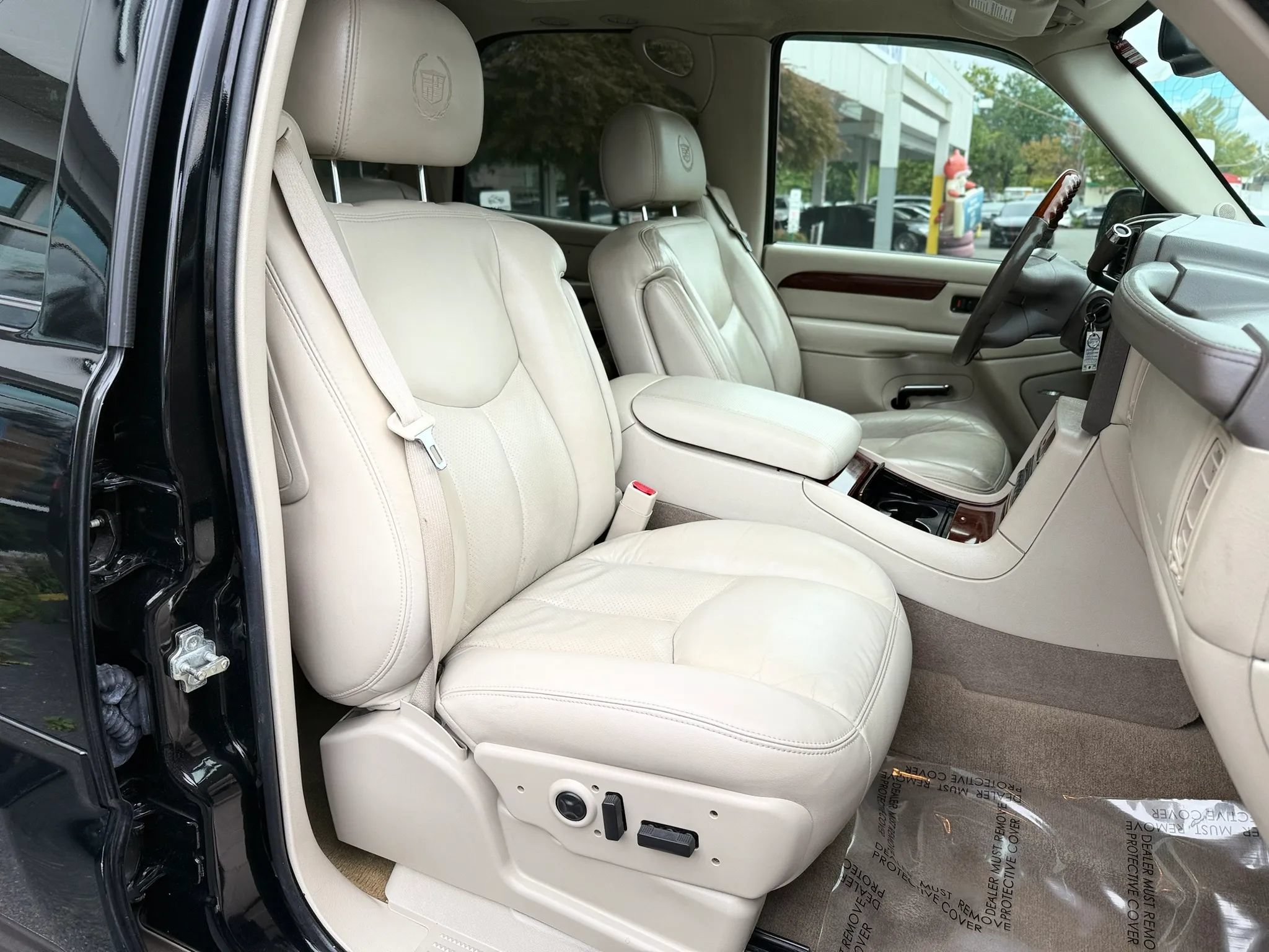 Used 2005 Cadillac Escalade AWD image 38