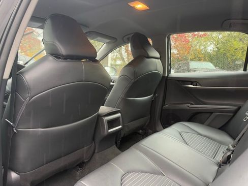 Used 2024 Toyota Camry SE image 14