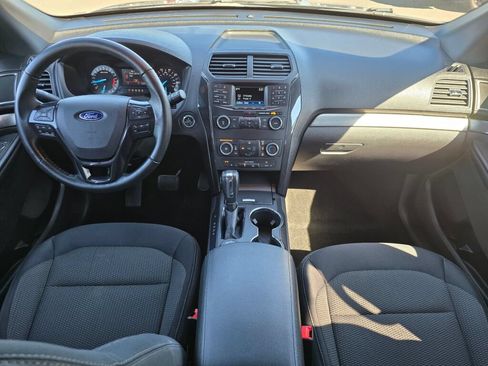 Used 2018 Ford Explorer XLT AWD/4WD image 14