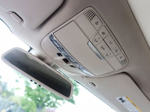 Used 2017 Mercedes-Benz GLC 300 4MATIC image 41