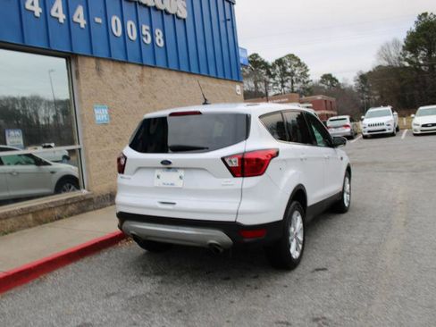 Used 2019 Ford Escape SE image 4