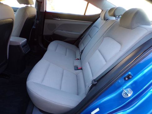 Used 2017 Hyundai Elantra SE image 27