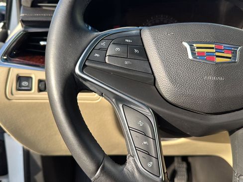 Used 2017 Cadillac XT5 Premium Luxury image 18