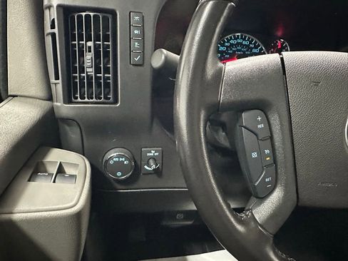 Used 2022 Chevrolet Express 3500 w/ Power Convenience Package image 18