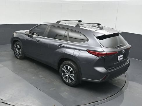 Used 2023 Toyota Highlander XLE AWD/4WD image 48