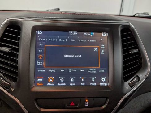 Used 2022 Jeep Cherokee Trailhawk w/ Sound & Nav Group AWD/4WD image 19