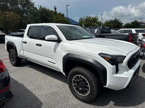 Used 2026 Toyota Tacoma TRD Off-Road AWD/4WD image 3