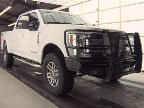 Used 2018 Ford F250 Lariat AWD/4WD image 2