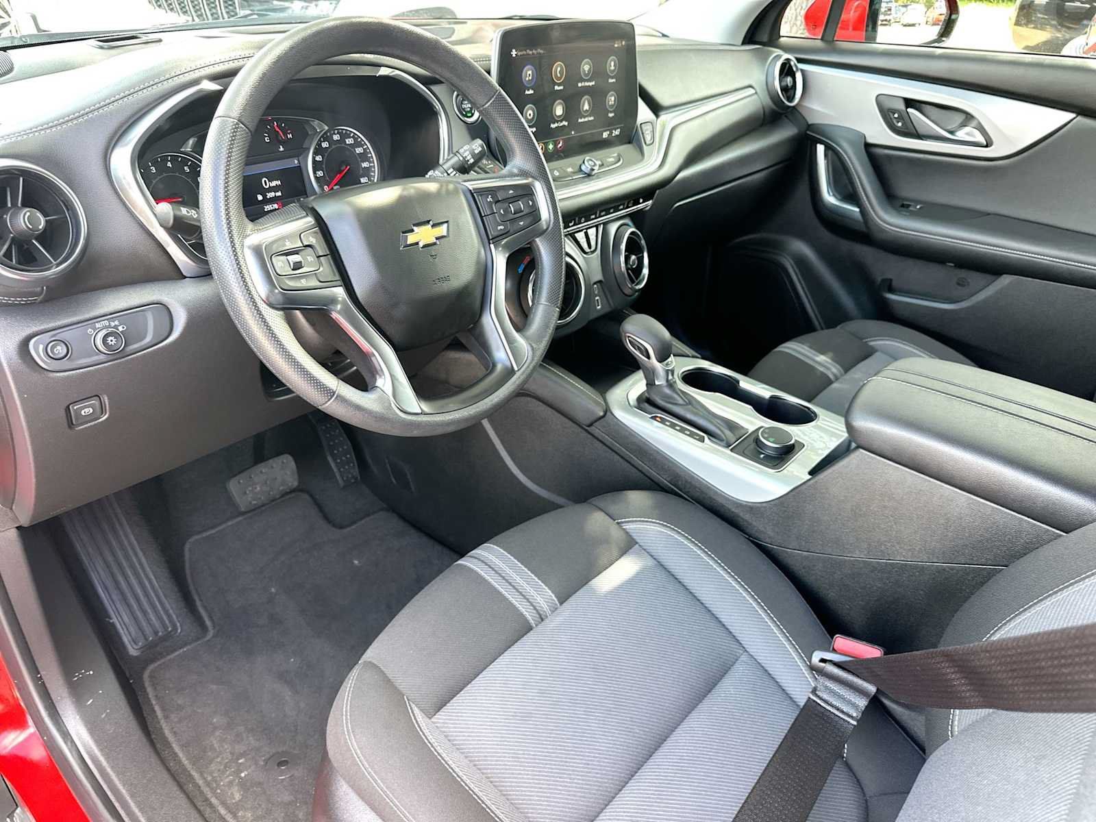 Used 2025 Chevrolet Blazer LT FWD image 18