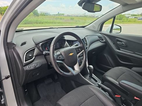 Used 2022 Chevrolet Trax LT w/ Sport Edition AWD/4WD image 10