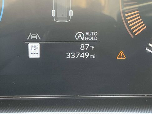 Used 2025 Hyundai Santa Fe SEL FWD image 28