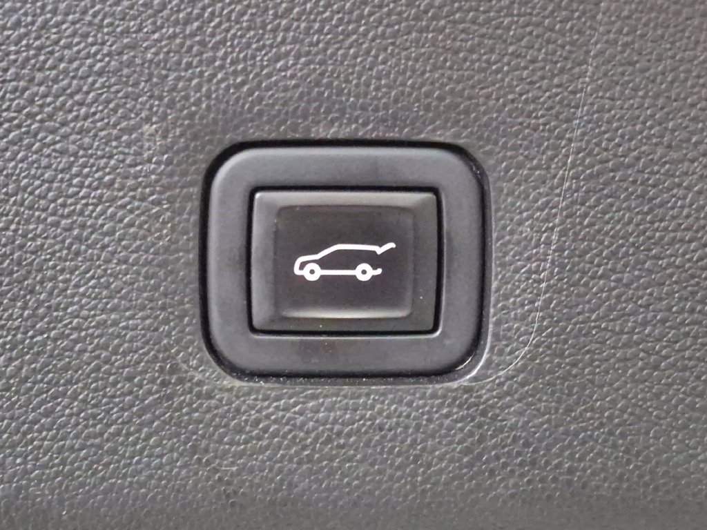 Used 2020 Chevrolet Traverse LT AWD/4WD image 30