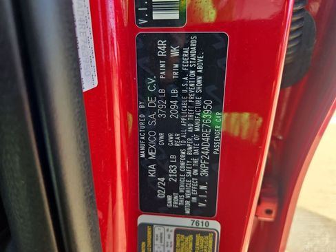 Certified 2024 Kia Forte LXS image 33