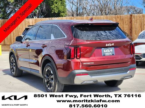 New 2025 Kia Sorento S image 3