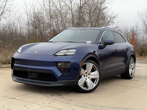 Used 2024 Porsche Macan 4 Electric AWD/4WD image 1