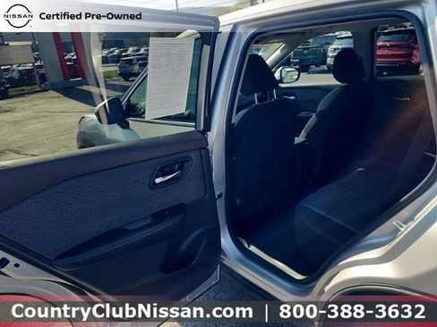 Certified 2022 Nissan Rogue SV AWD/4WD image 22