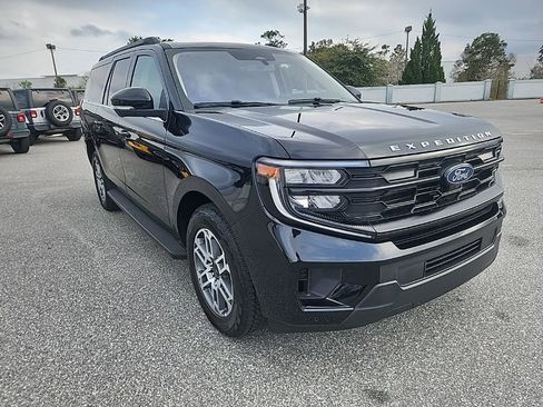 Used 2025 Ford Expedition Max Active image 3