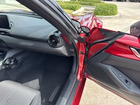 Certified 2022 MAZDA MX-5 Miata Club w/ Weather Package image 18