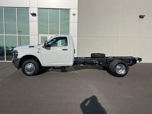 New 2026 RAM 3500 Tradesman w/ Chrome Appearance Group image 18