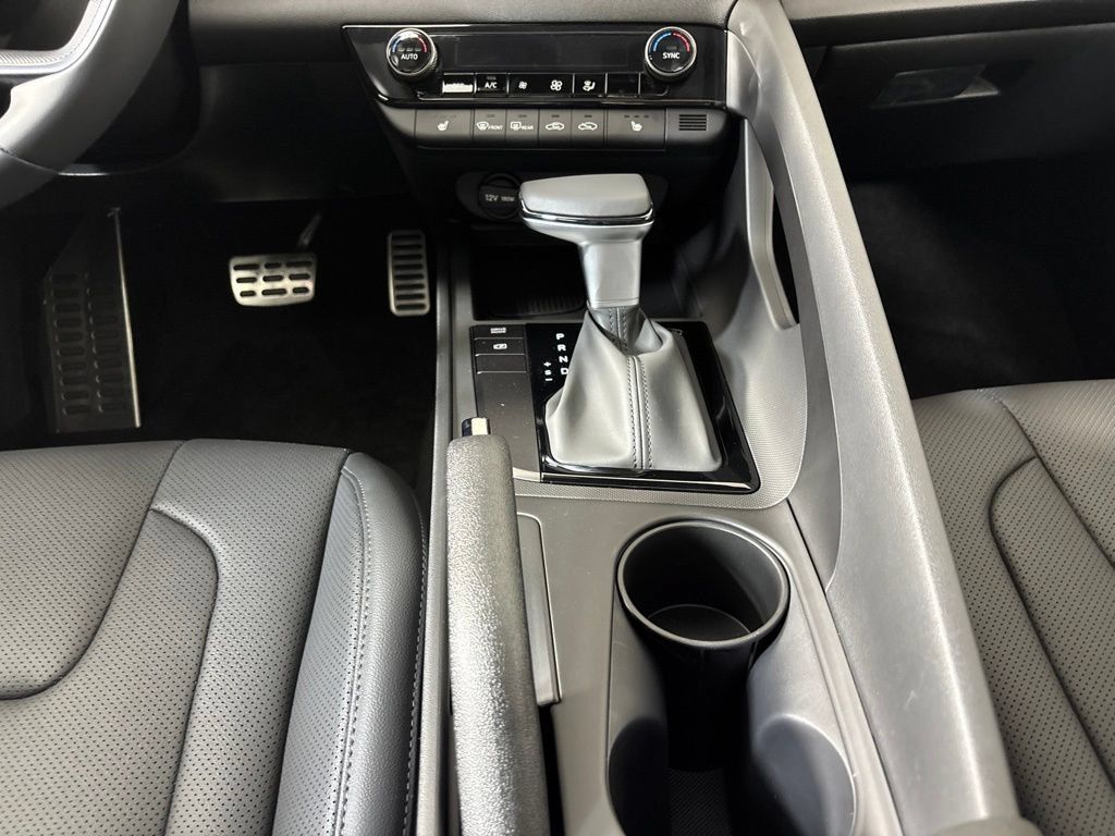New 2026 Hyundai Elantra SEL Sport FWD image 24