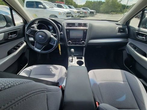 Used 2018 Subaru Outback 2.5i Premium AWD/4WD image 2